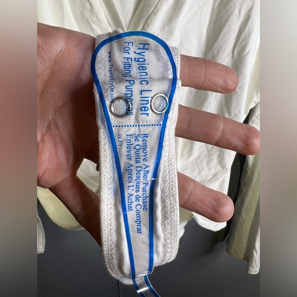 GOOD AMERICAN Deep V Henley Bodysuit in Offwhite.  Size 4/XL - Picture 8 of 9